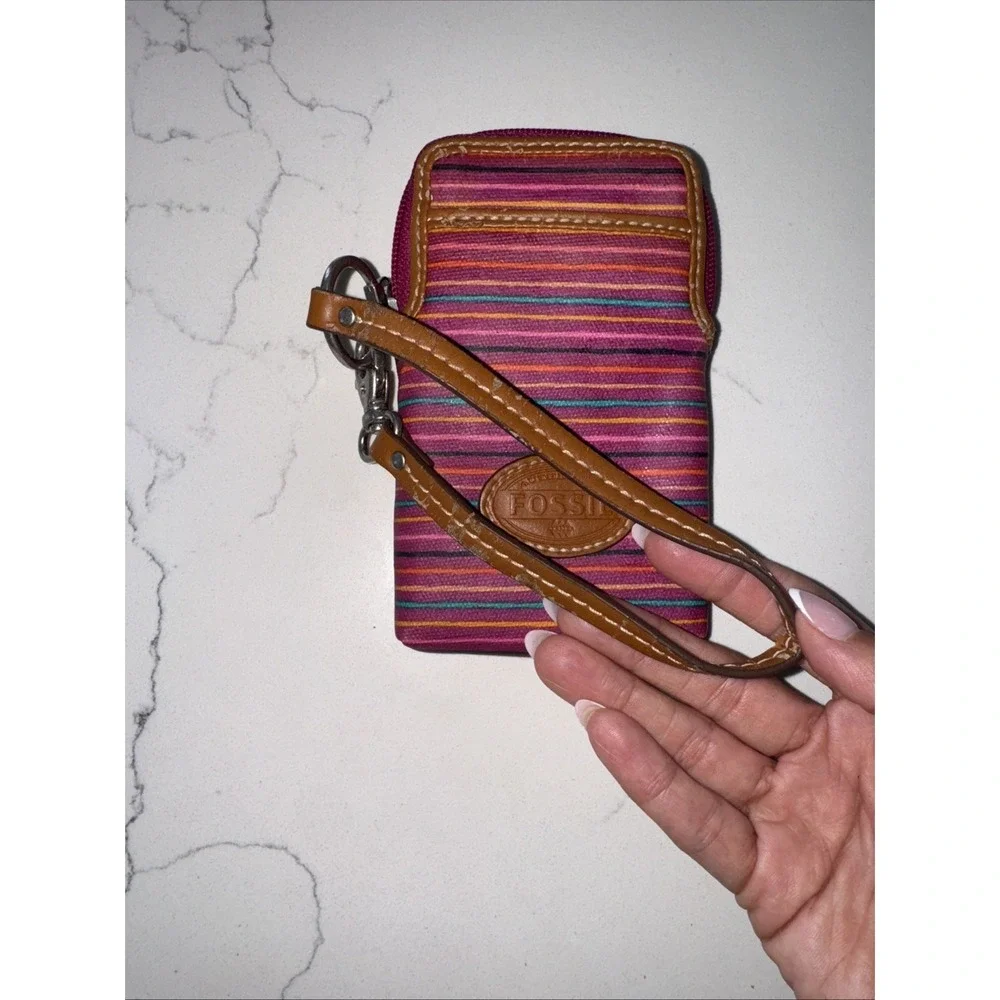 Fossil wristlet